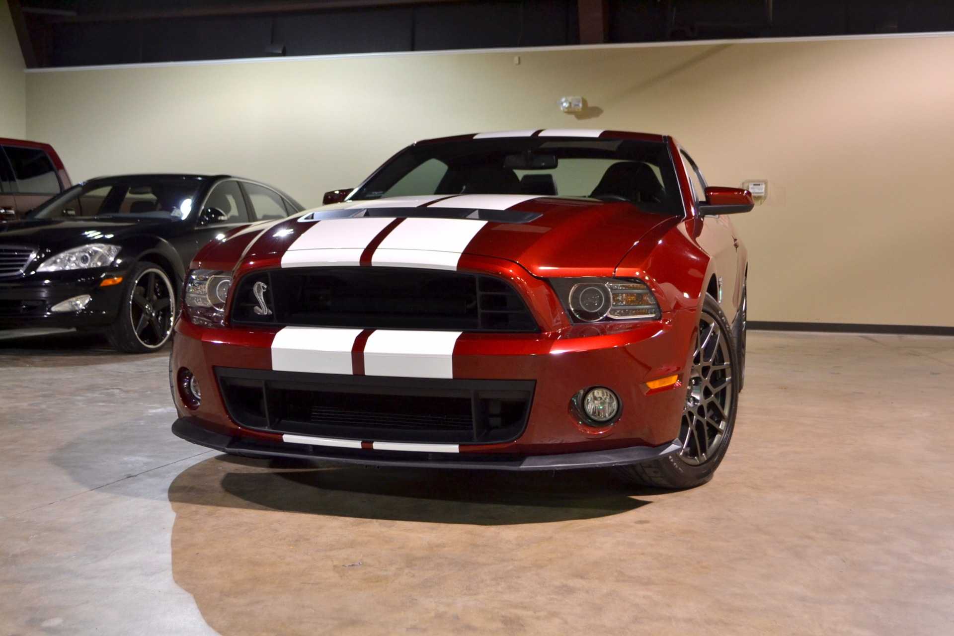 Ford Mustang Shelby gt500 красный