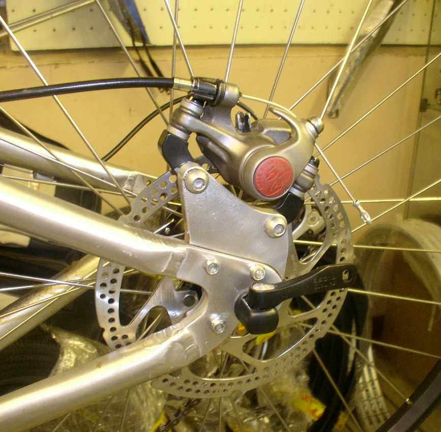 Как установить дисковые тормоза на велосипед Монтаж механических и гидравлических тормозов вместо ви-брейков