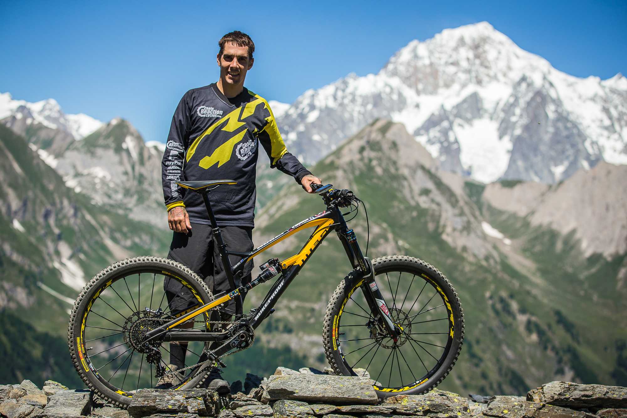 Pro mountain. Сэм Хилл. Sam Hill (cyclist). Sam Hill Downhill Bike. Sam Hill MTB.