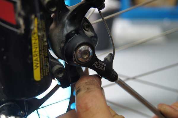 Как подтянуть дисковые тормоза на велосипеде