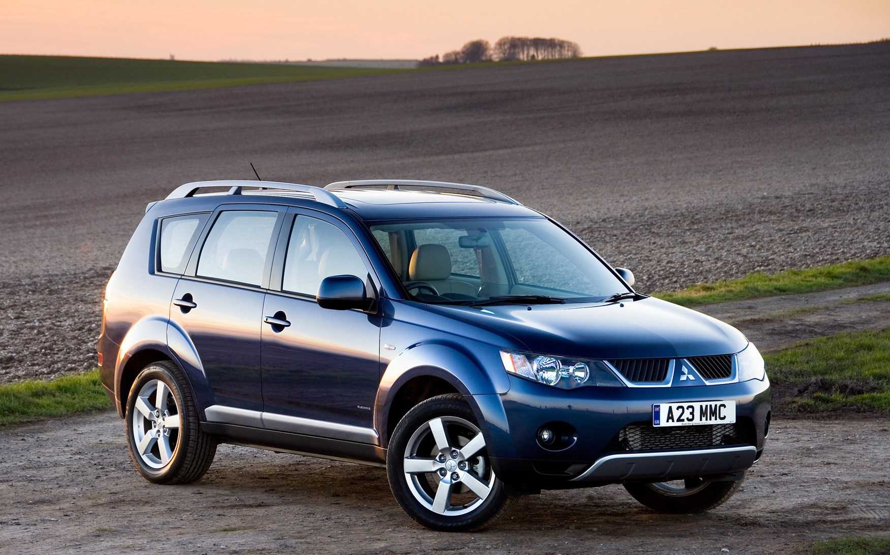 Стоит ли покупать подержанный mitsubishi outlander xl (2006–2012 годы выпуска)